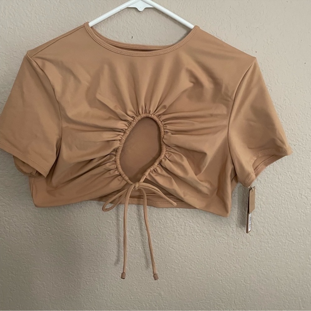 NWT (B10) SKIMS SWIM RUCHED T-SHIRT color Ochre S